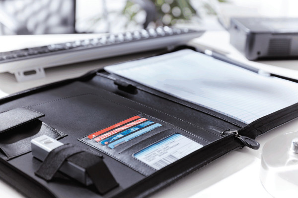 HILL DALE ZIP - Portfolio im DIN-A4-Format